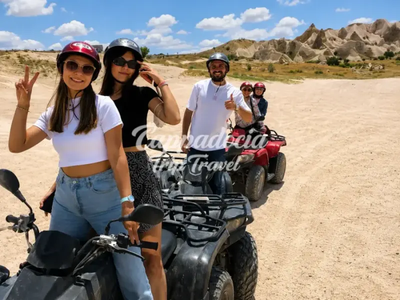 Quad in safari tra le valli della Cappadocia al tramonto