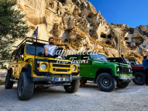 Jeep fuoristrada sui sentieri nascosti delle valli di Cappadocia