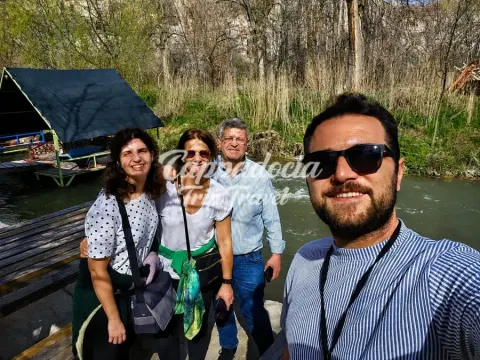 Pasajes de la ciudad subterránea de Derinkuyu en el Green Tour