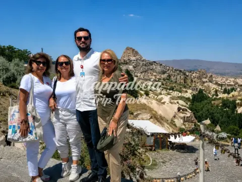 Artesano en taller de cerámica tradicional en Avanos, Capadocia