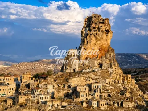 Formaciones rocosas y vistas del valle en Capadocia