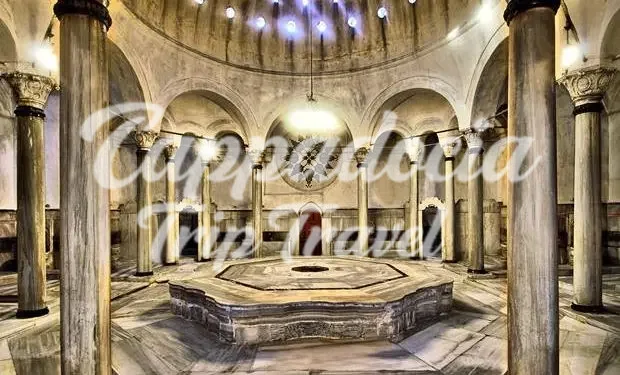 Göbek taşı e massaggio köpük in hamam tradizionale